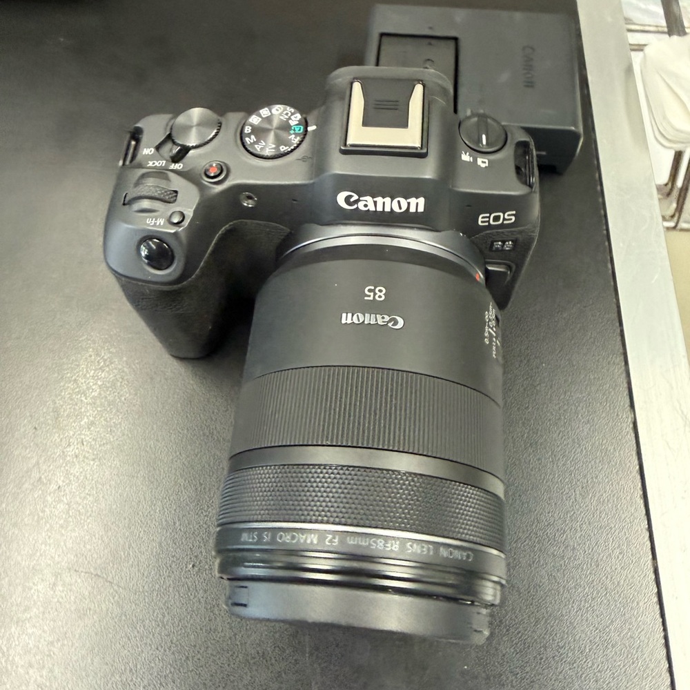 Canon R8 EOS Mirrorless Camera + Black 85mm Lens R vlog youtube content